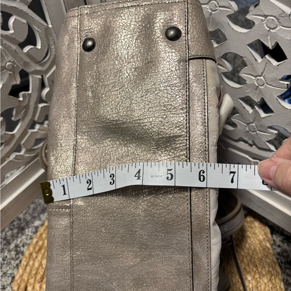 Rare Coach Ella Rose Petal Metallic Shoulder Bag with Dust Bag Pre-Owned - Picture 14 of 16